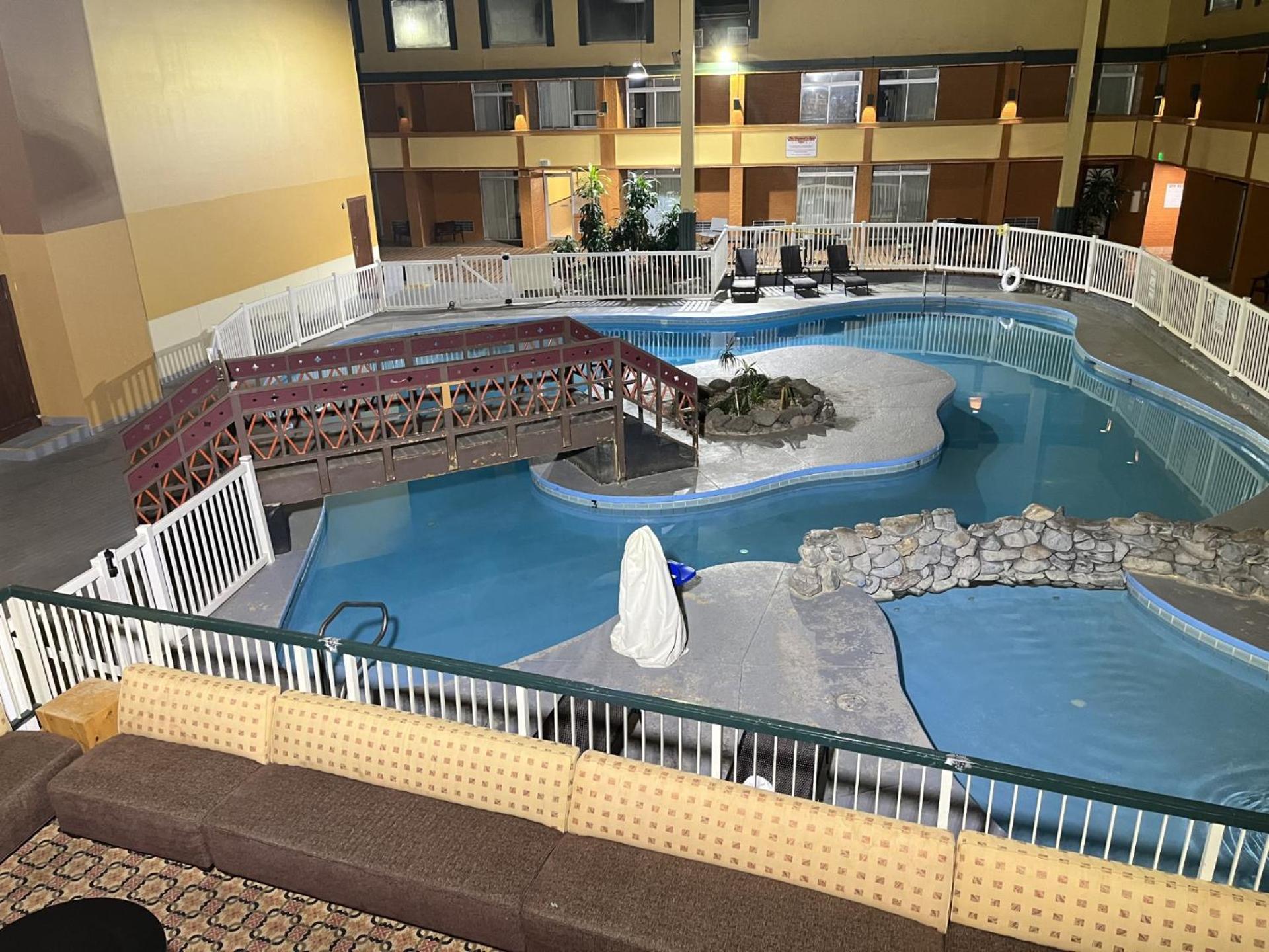 Clarion Inn & Suites And Convention Center Kearney Extérieur photo