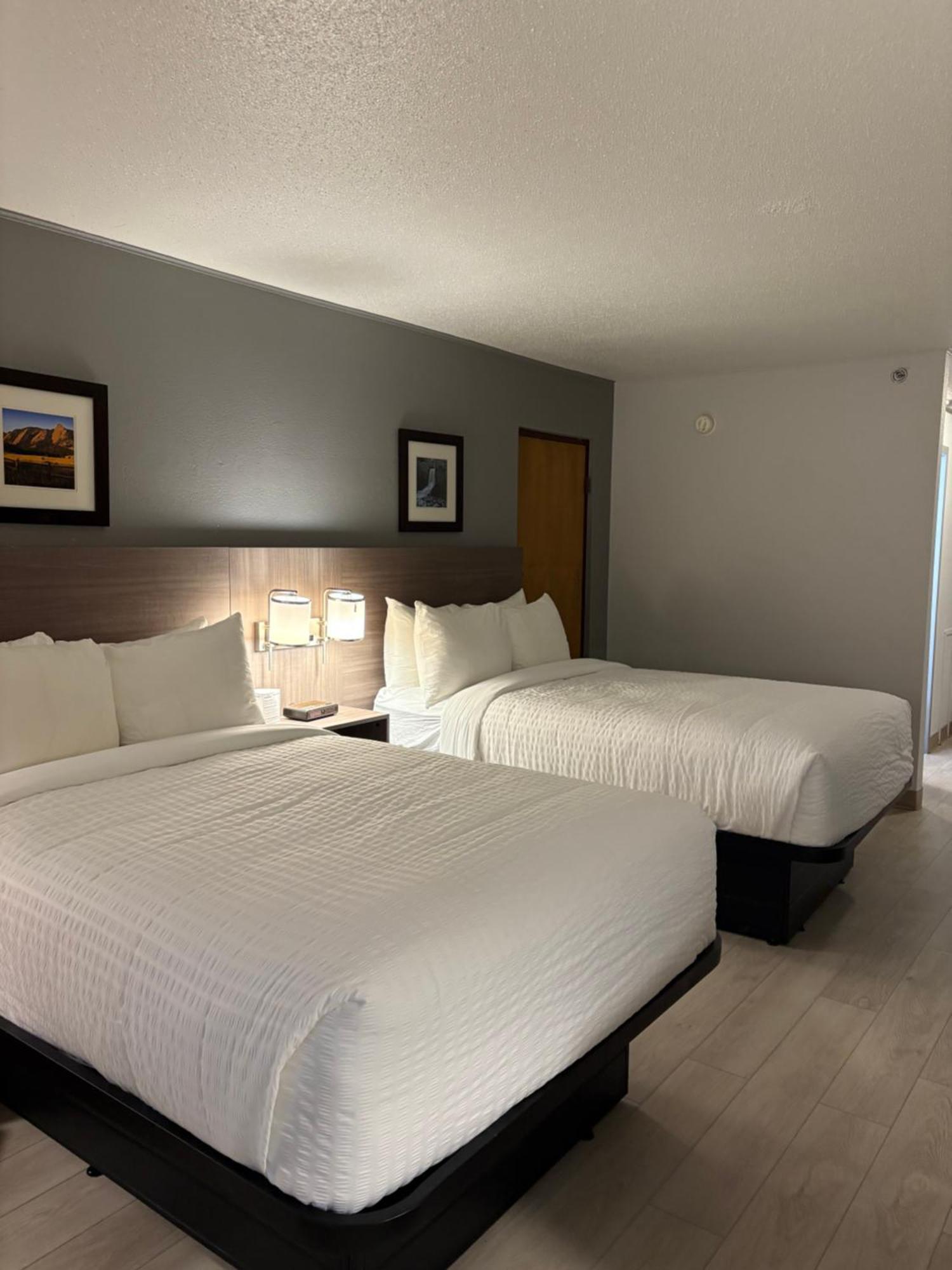 Clarion Inn & Suites And Convention Center Kearney Extérieur photo