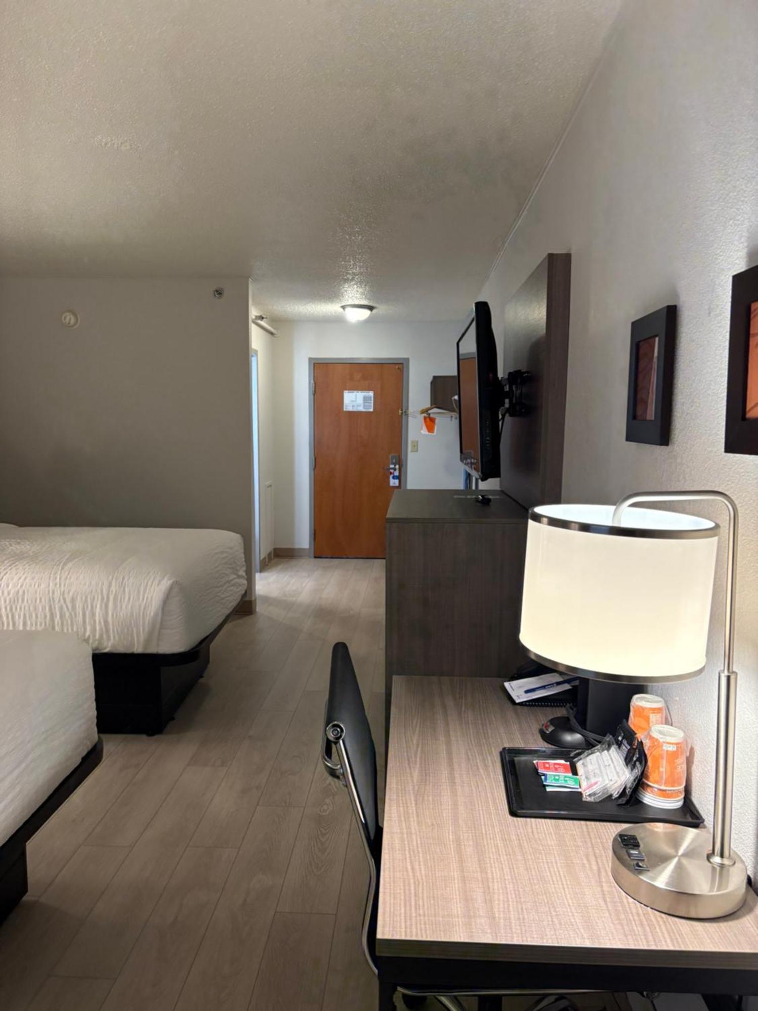 Clarion Inn & Suites And Convention Center Kearney Extérieur photo