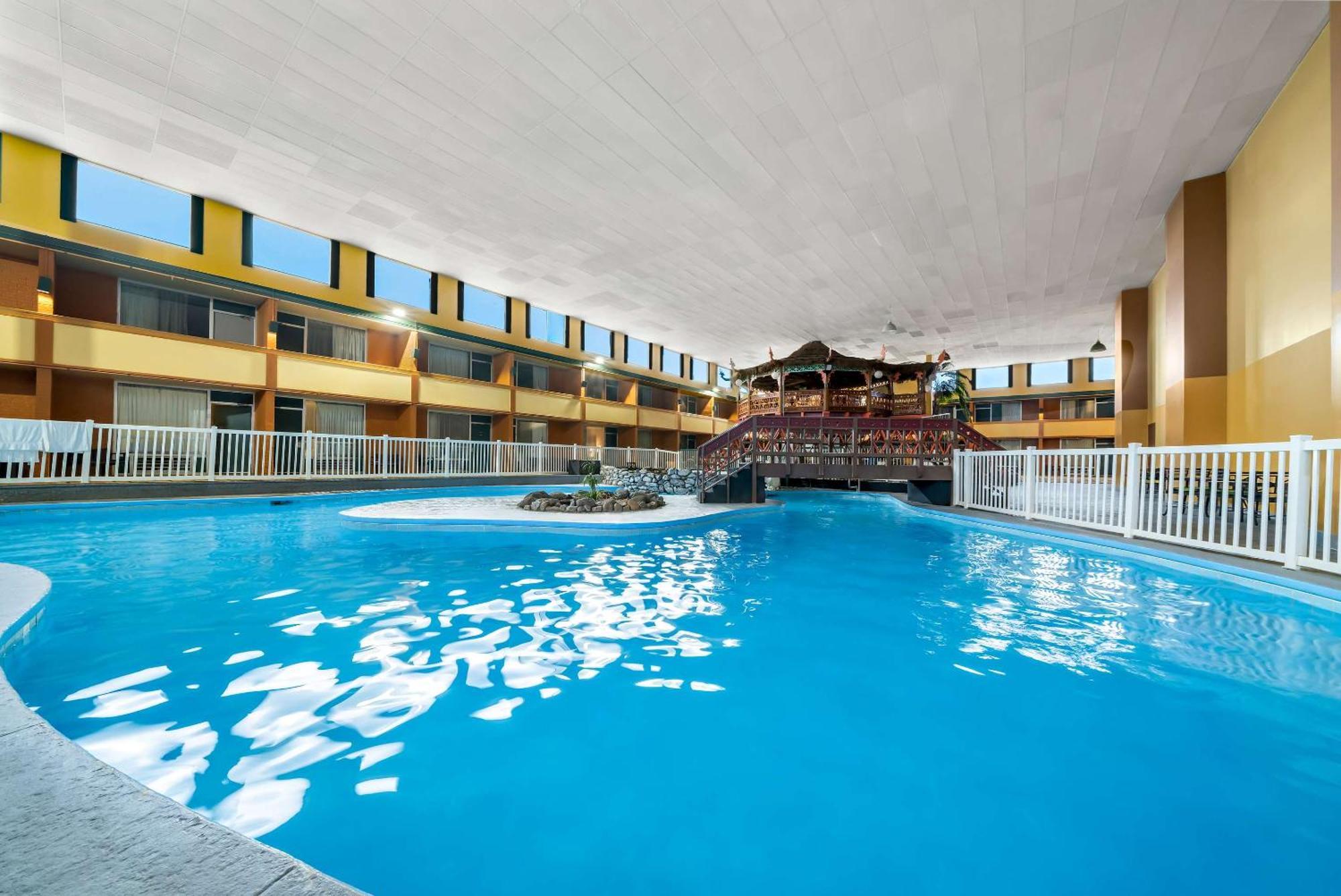 Clarion Inn & Suites And Convention Center Kearney Extérieur photo