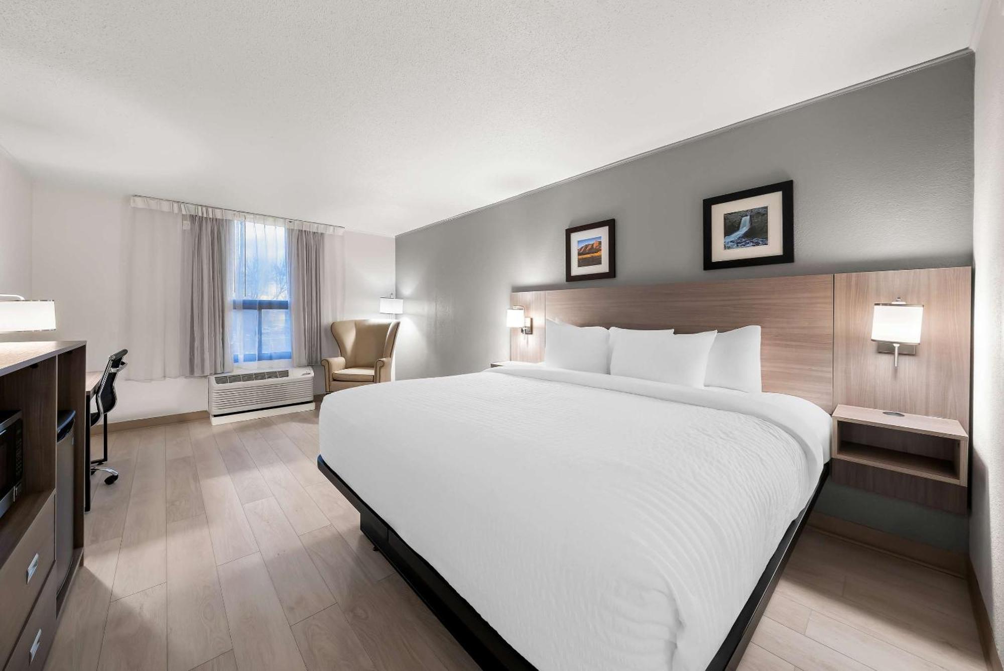 Clarion Inn & Suites And Convention Center Kearney Extérieur photo