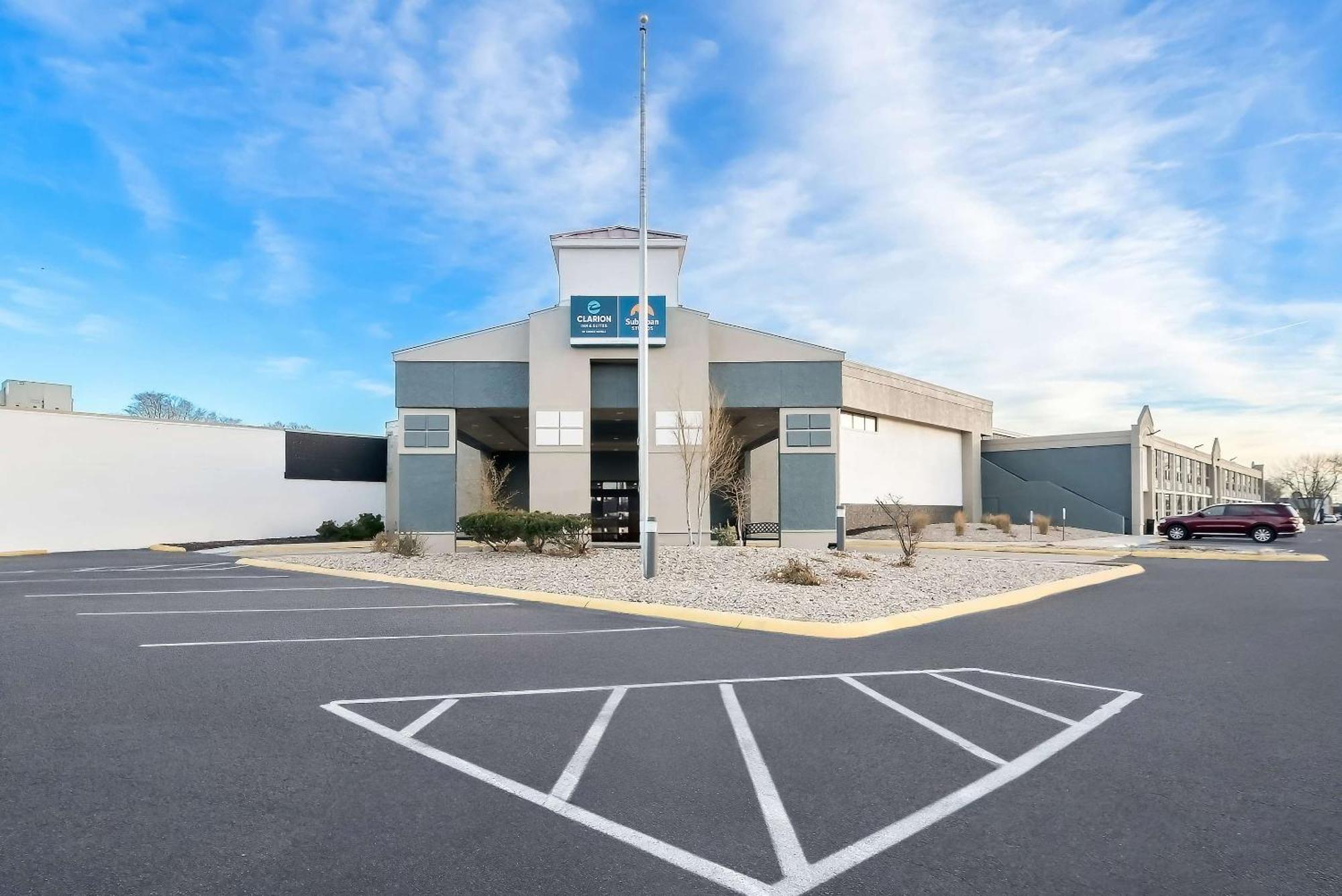 Clarion Inn & Suites And Convention Center Kearney Extérieur photo